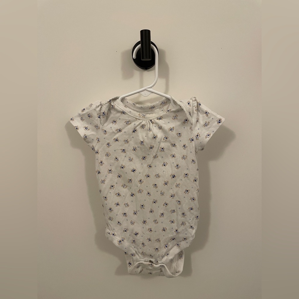 Baby Gap 6-12 month white with pattern onesie